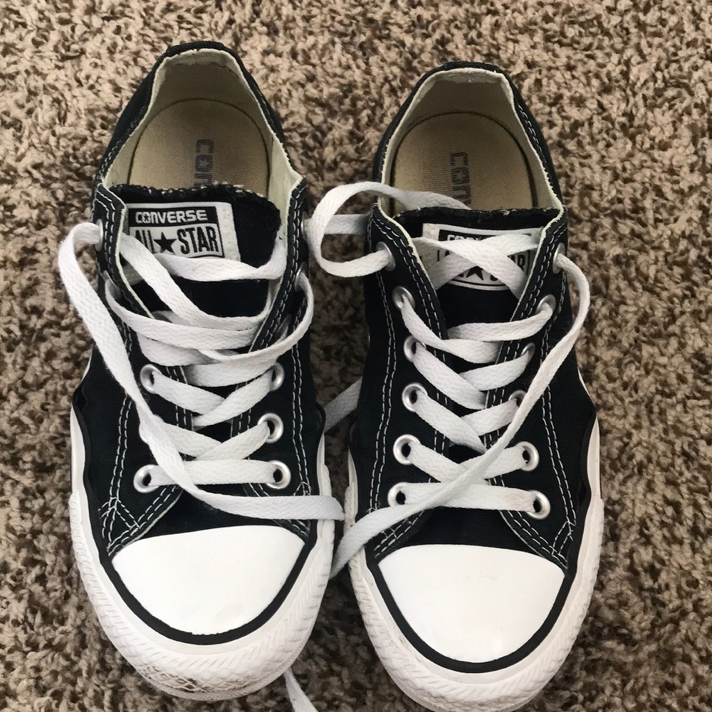 low top black converse